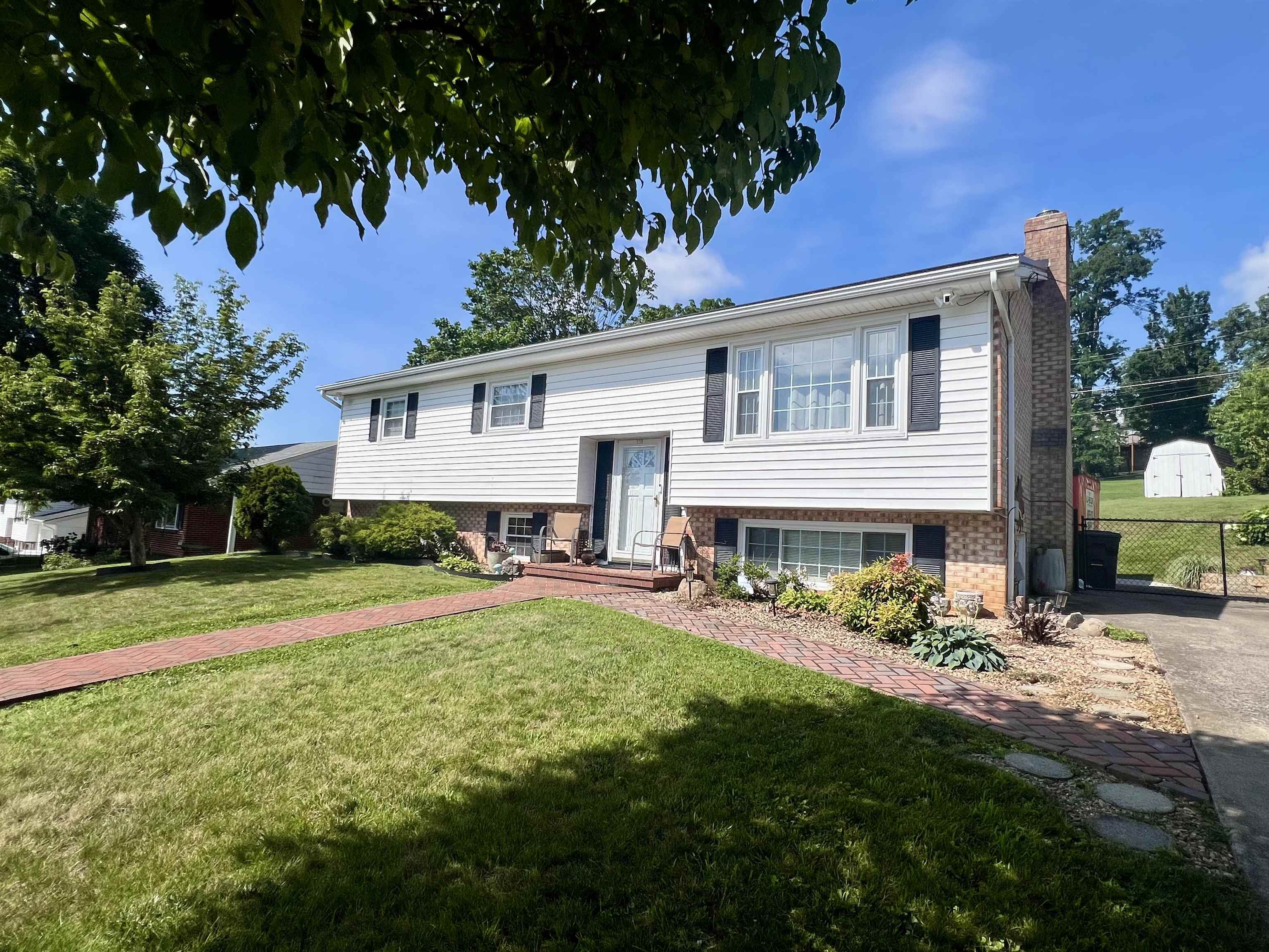 308 ANN ST, STAUNTON, Virginia 24401, 4 Bedrooms Bedrooms, ,2 BathroomsBathrooms,Residential,308 ANN ST,675046 MLS # 675046