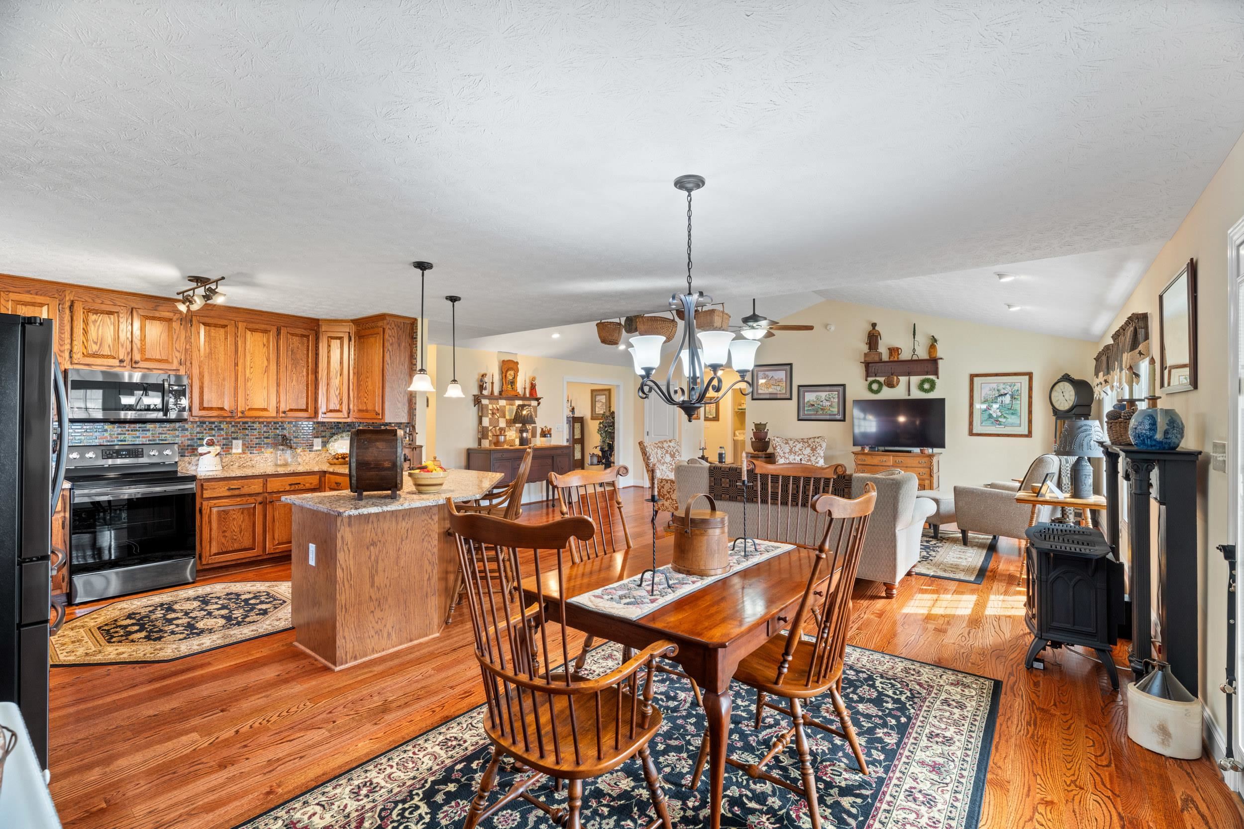 23 SLATE DR, STUARTS DRAFT, Virginia 24477, 3 Bedrooms Bedrooms, ,2 BathroomsBathrooms,Residential,23 SLATE DR,675047 MLS # 675047