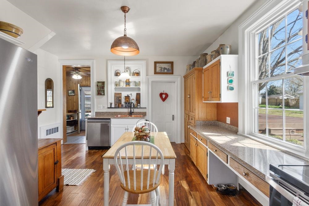 358 LOUISA ST, BROADWAY, Virginia 22815, 5 Bedrooms Bedrooms, ,2 BathroomsBathrooms,Residential,358 LOUISA ST,675050 MLS # 675050