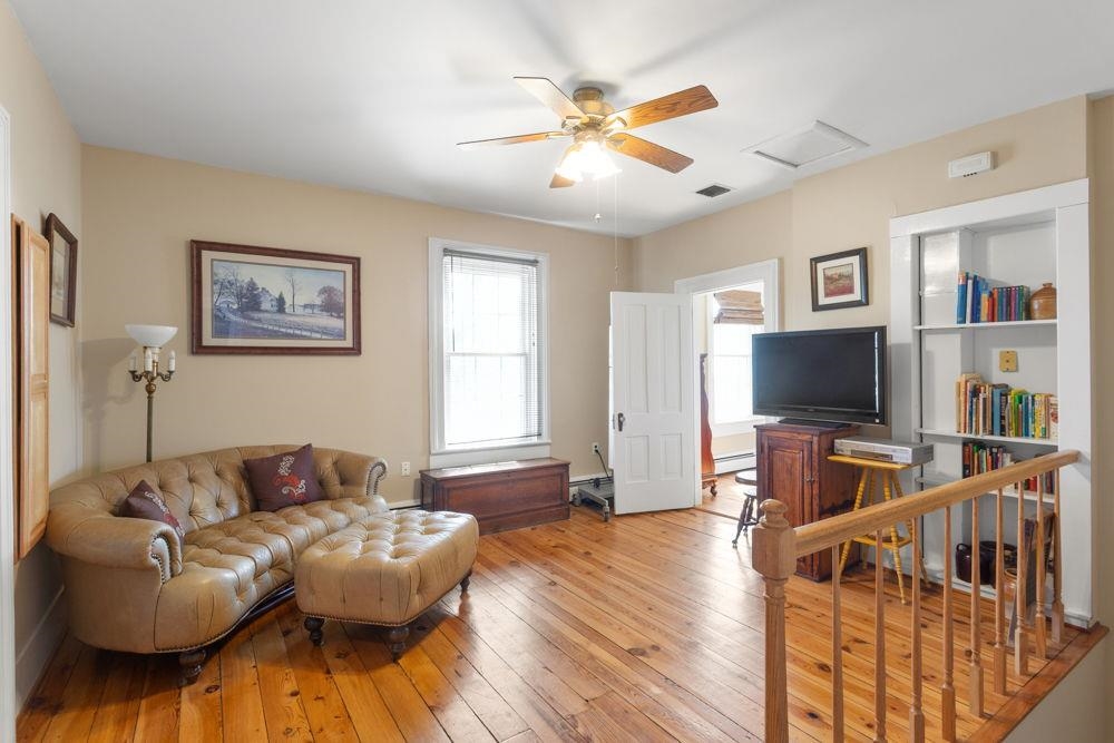 358 LOUISA ST, BROADWAY, Virginia 22815, 5 Bedrooms Bedrooms, ,2 BathroomsBathrooms,Residential,358 LOUISA ST,675050 MLS # 675050