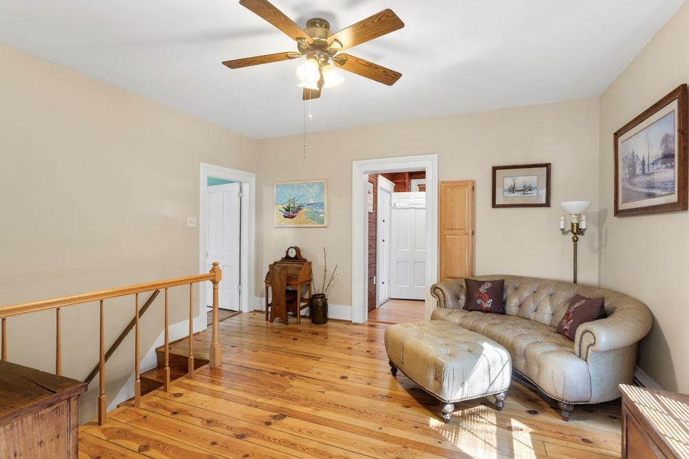 358 LOUISA ST, BROADWAY, Virginia 22815, 5 Bedrooms Bedrooms, ,2 BathroomsBathrooms,Residential,358 LOUISA ST,675050 MLS # 675050