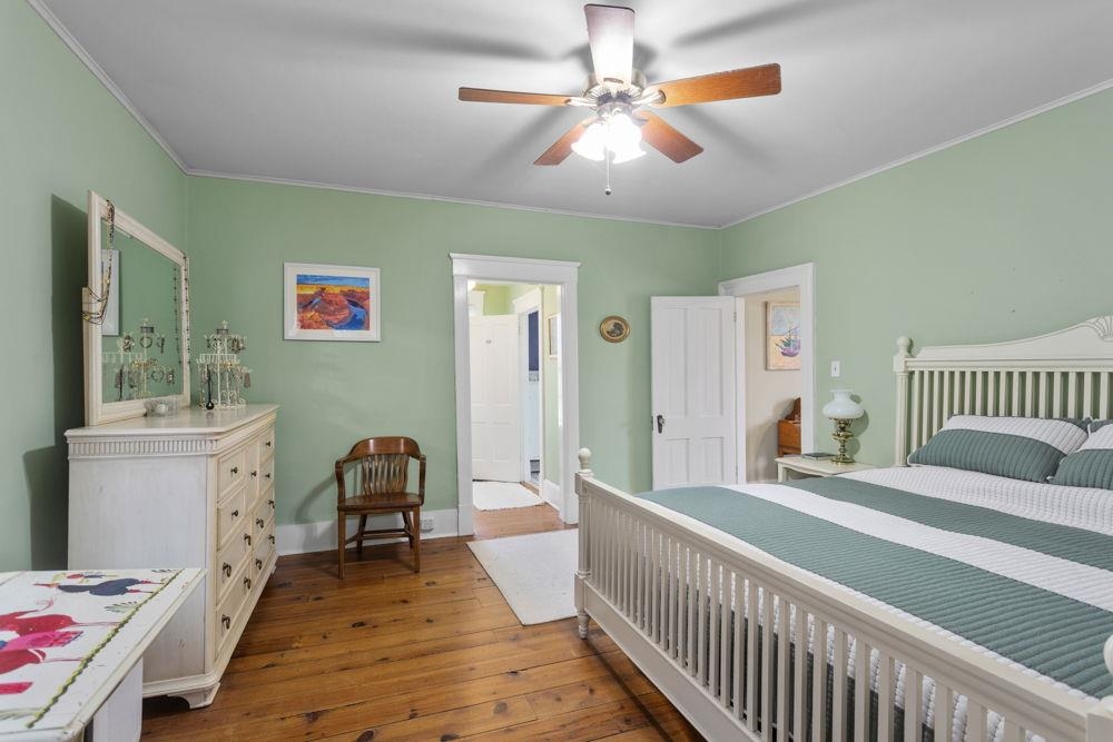 with entrance to full bath.