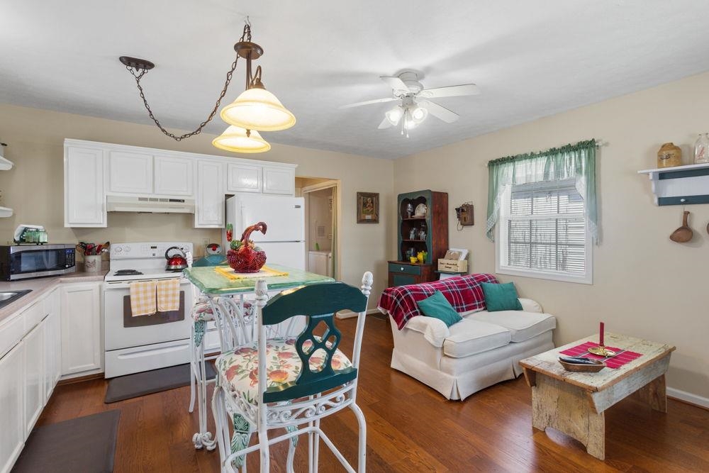 358 LOUISA ST, BROADWAY, Virginia 22815, 5 Bedrooms Bedrooms, ,2 BathroomsBathrooms,Residential,358 LOUISA ST,675050 MLS # 675050