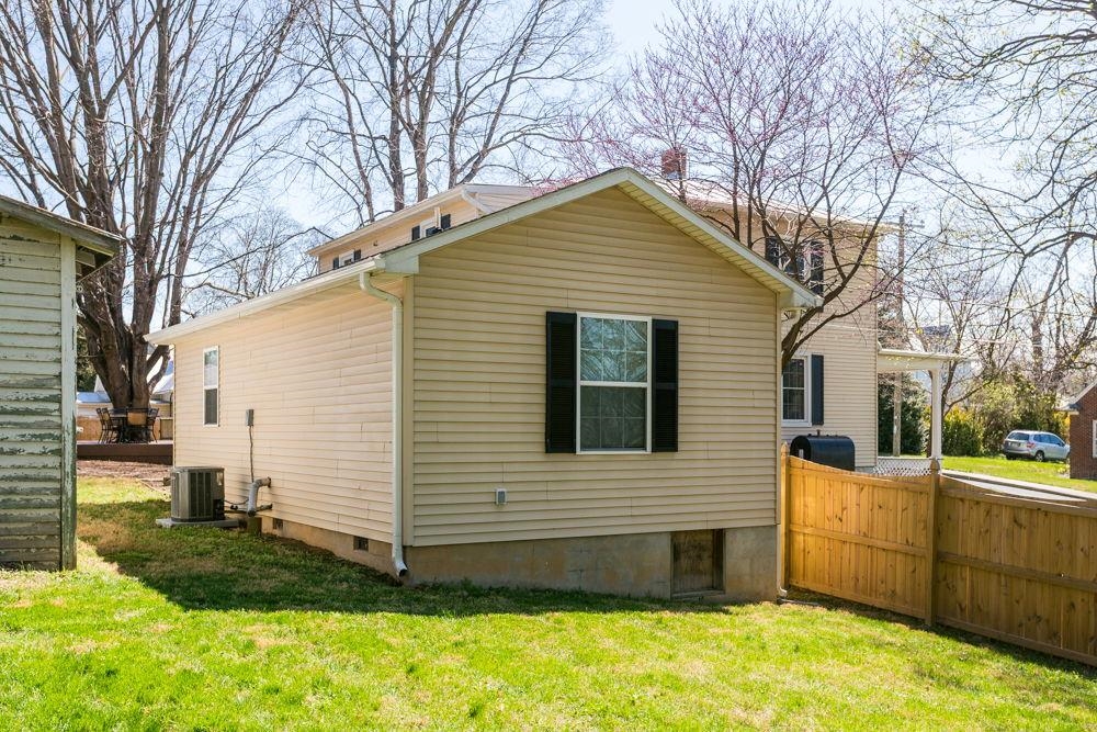 358 LOUISA ST, BROADWAY, Virginia 22815, 5 Bedrooms Bedrooms, ,2 BathroomsBathrooms,Residential,358 LOUISA ST,675050 MLS # 675050