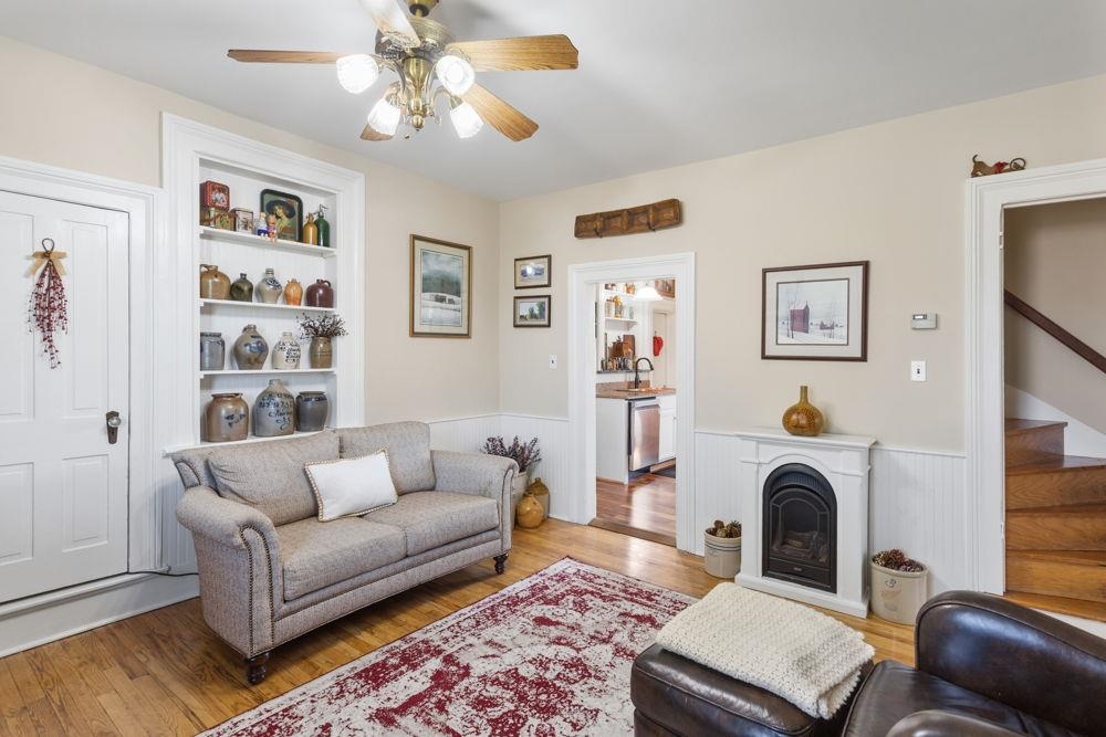 358 LOUISA ST, BROADWAY, Virginia 22815, 5 Bedrooms Bedrooms, ,2 BathroomsBathrooms,Residential,358 LOUISA ST,675050 MLS # 675050