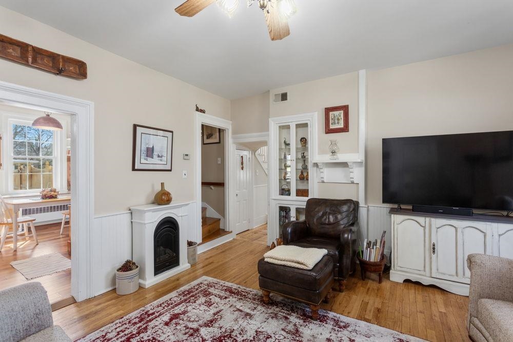 358 LOUISA ST, BROADWAY, Virginia 22815, 5 Bedrooms Bedrooms, ,2 BathroomsBathrooms,Residential,358 LOUISA ST,675050 MLS # 675050