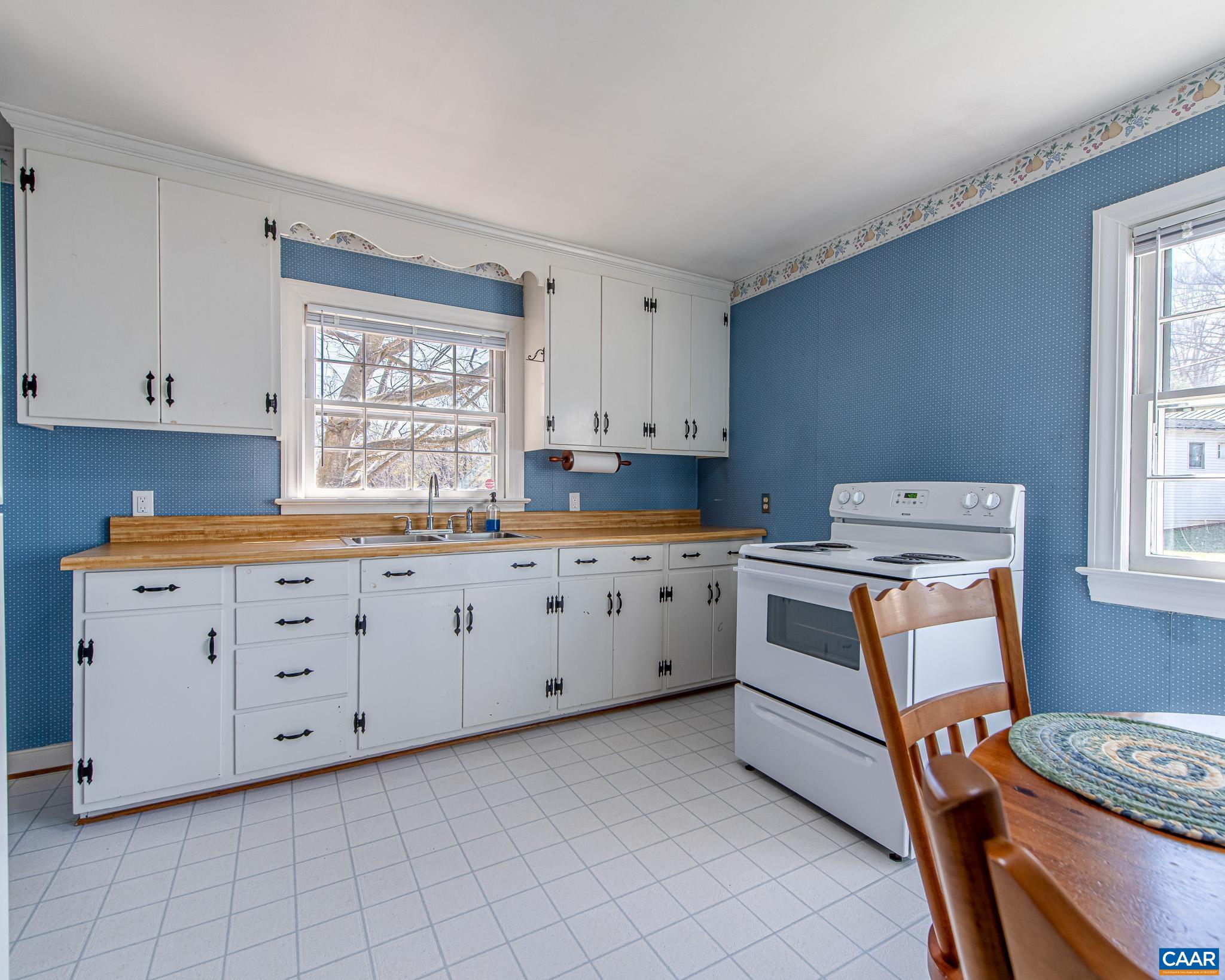 565 STAGECOACH RD, CHARLOTTESVILLE, Virginia 22902, 2 Bedrooms Bedrooms, ,1 BathroomBathrooms,Residential,565 STAGECOACH RD,675051 MLS # 675051