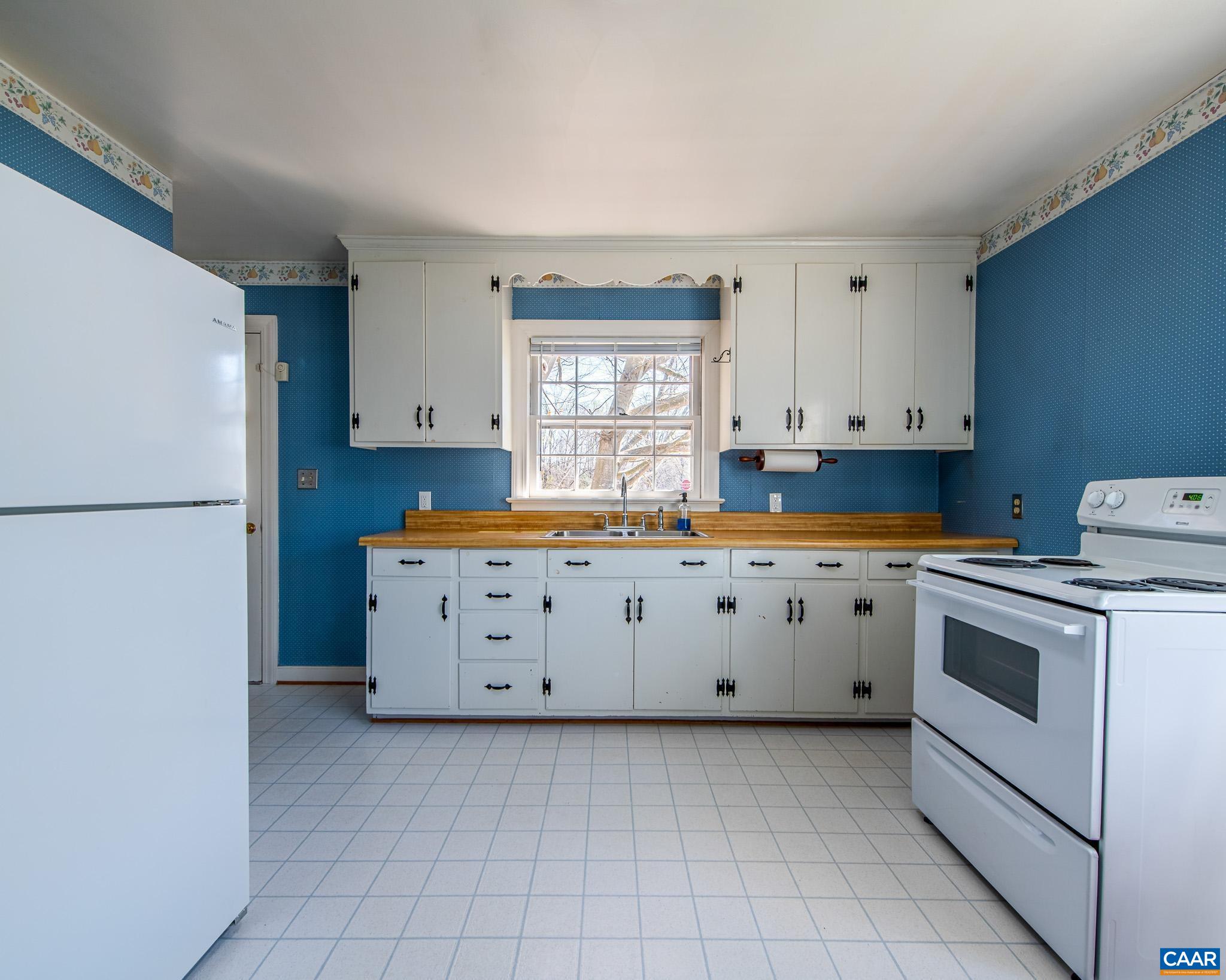 565 STAGECOACH RD, CHARLOTTESVILLE, Virginia 22902, 2 Bedrooms Bedrooms, ,1 BathroomBathrooms,Residential,565 STAGECOACH RD,675051 MLS # 675051