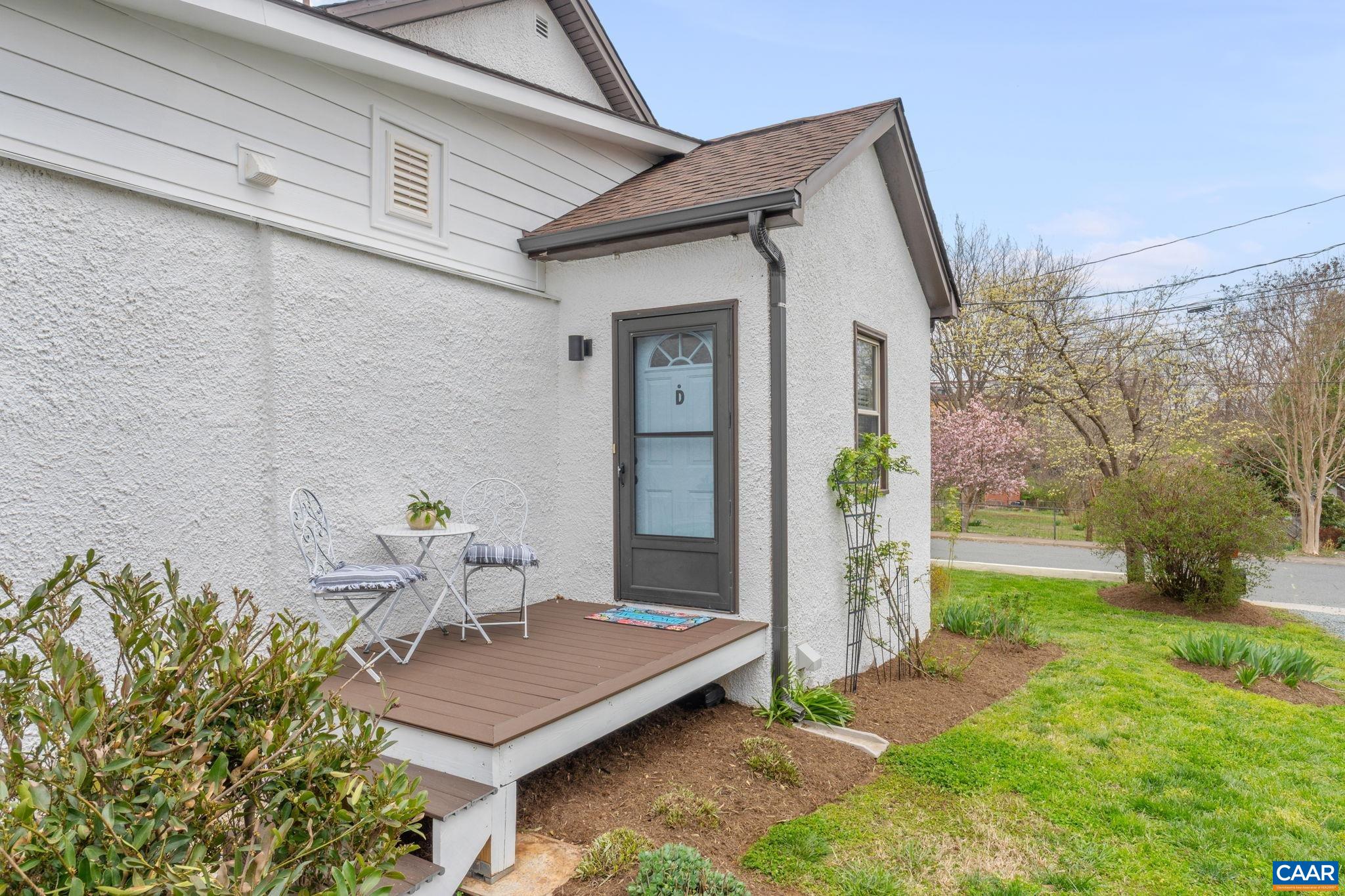 207 DOUGLAS AVE, CHARLOTTESVILLE, Virginia 22902, ,Residential,207 DOUGLAS AVE,675084 MLS # 675084