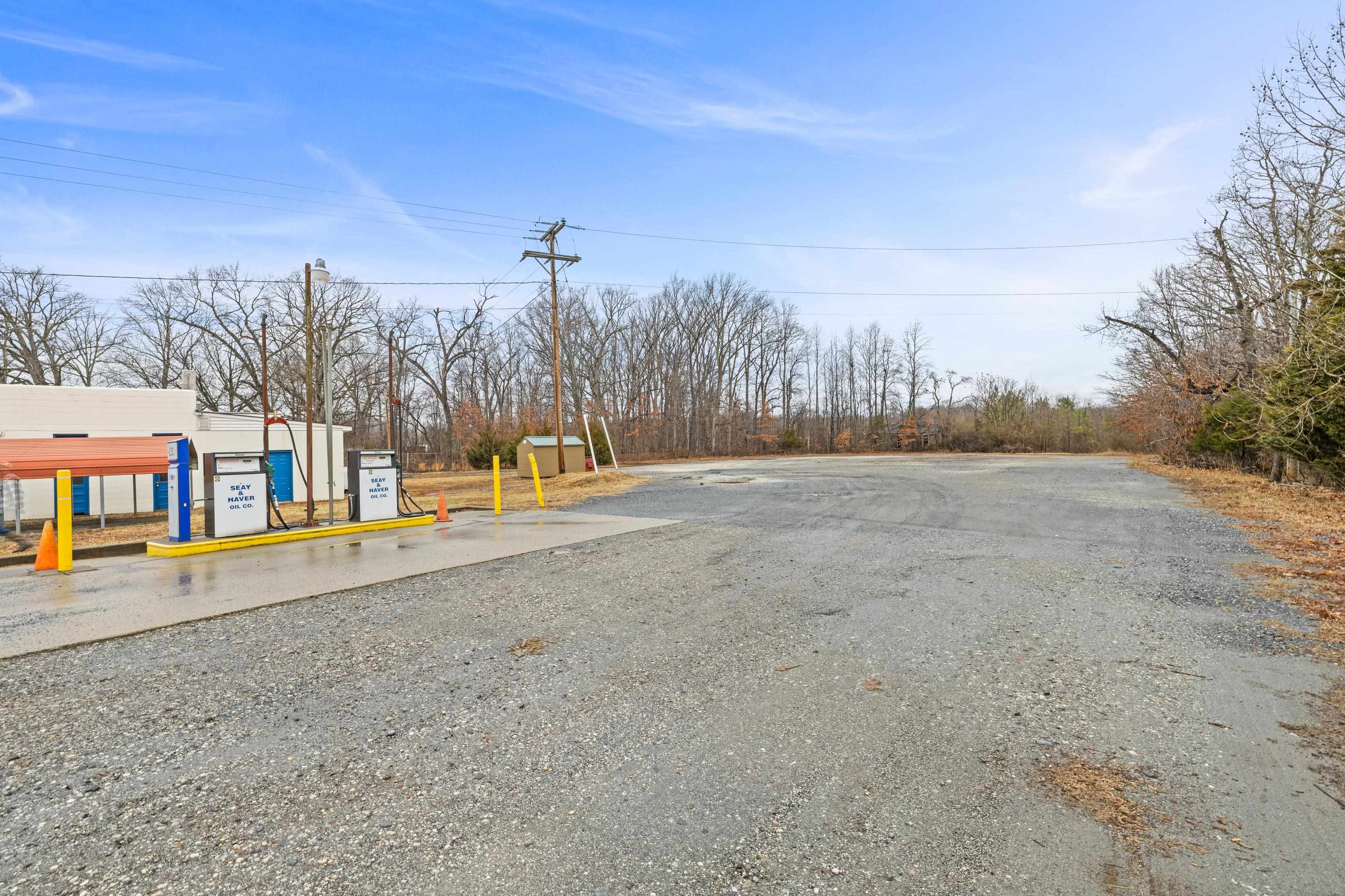 16855 OAK ST, DILLWYN, Virginia 23936, ,Commercial,16855 OAK ST,675071 MLS # 675071