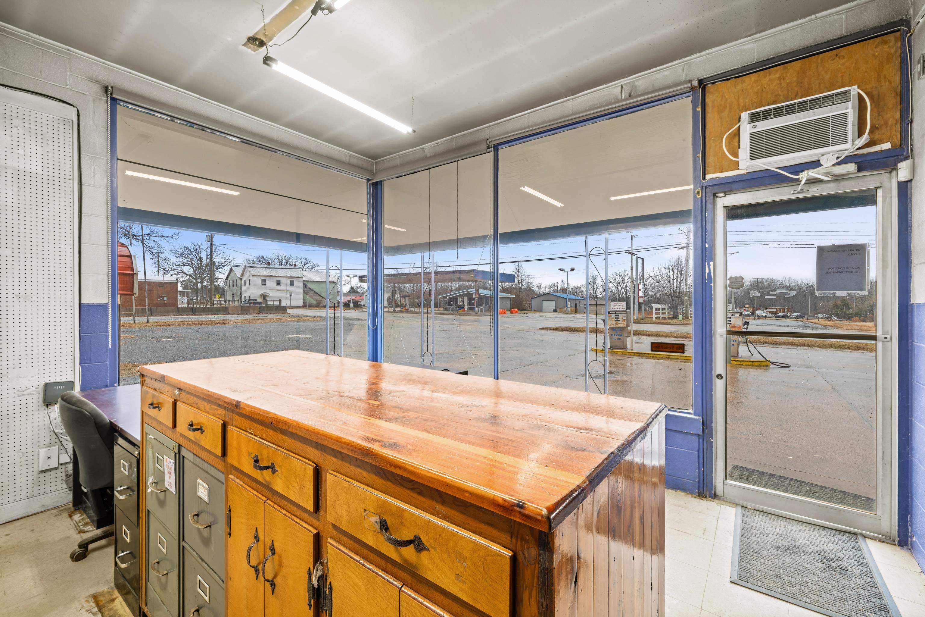 16855 OAK ST, DILLWYN, Virginia 23936, ,Commercial,16855 OAK ST,675071 MLS # 675071