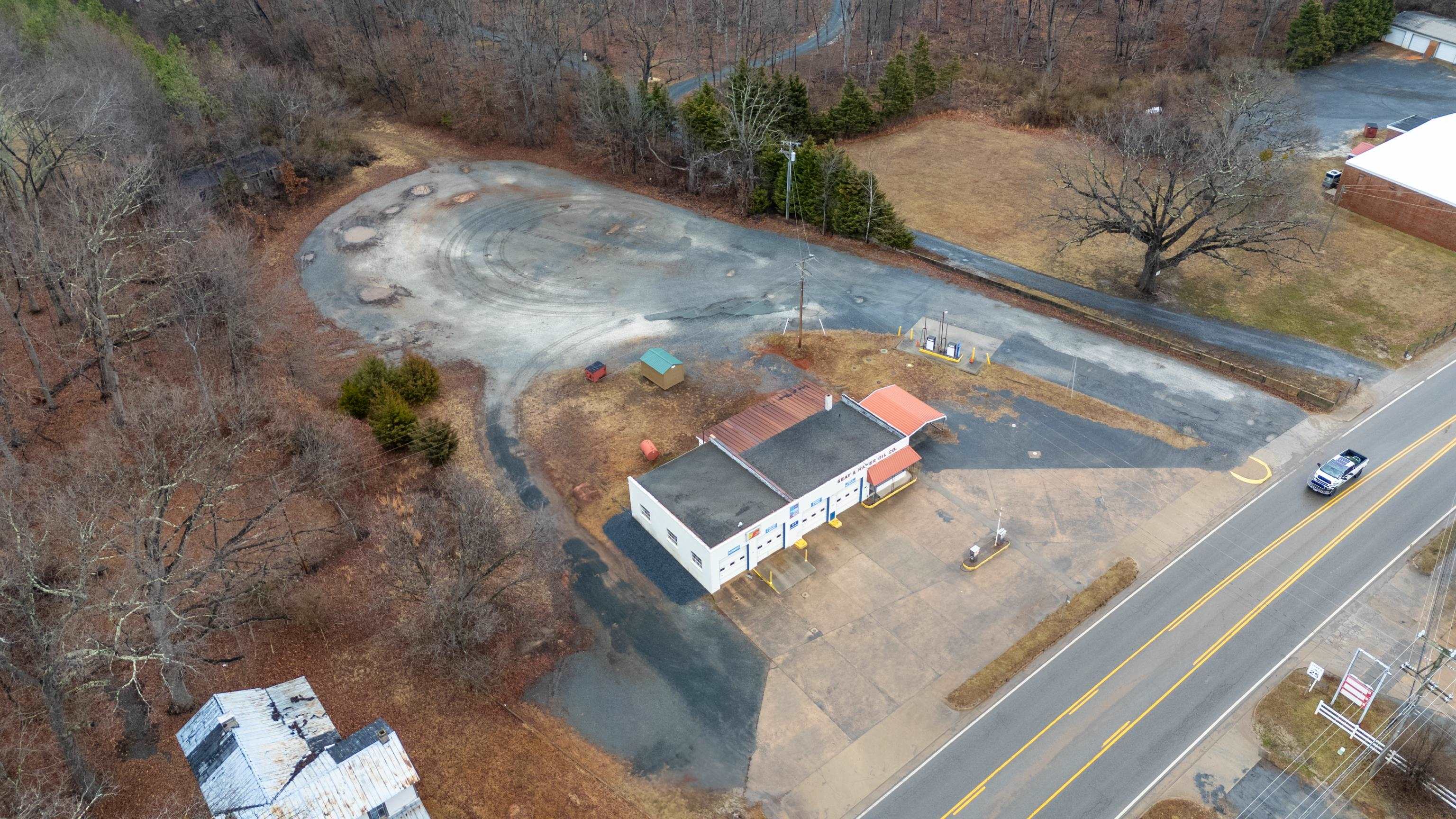 16855 OAK ST, DILLWYN, Virginia 23936, ,Commercial,16855 OAK ST,675071 MLS # 675071