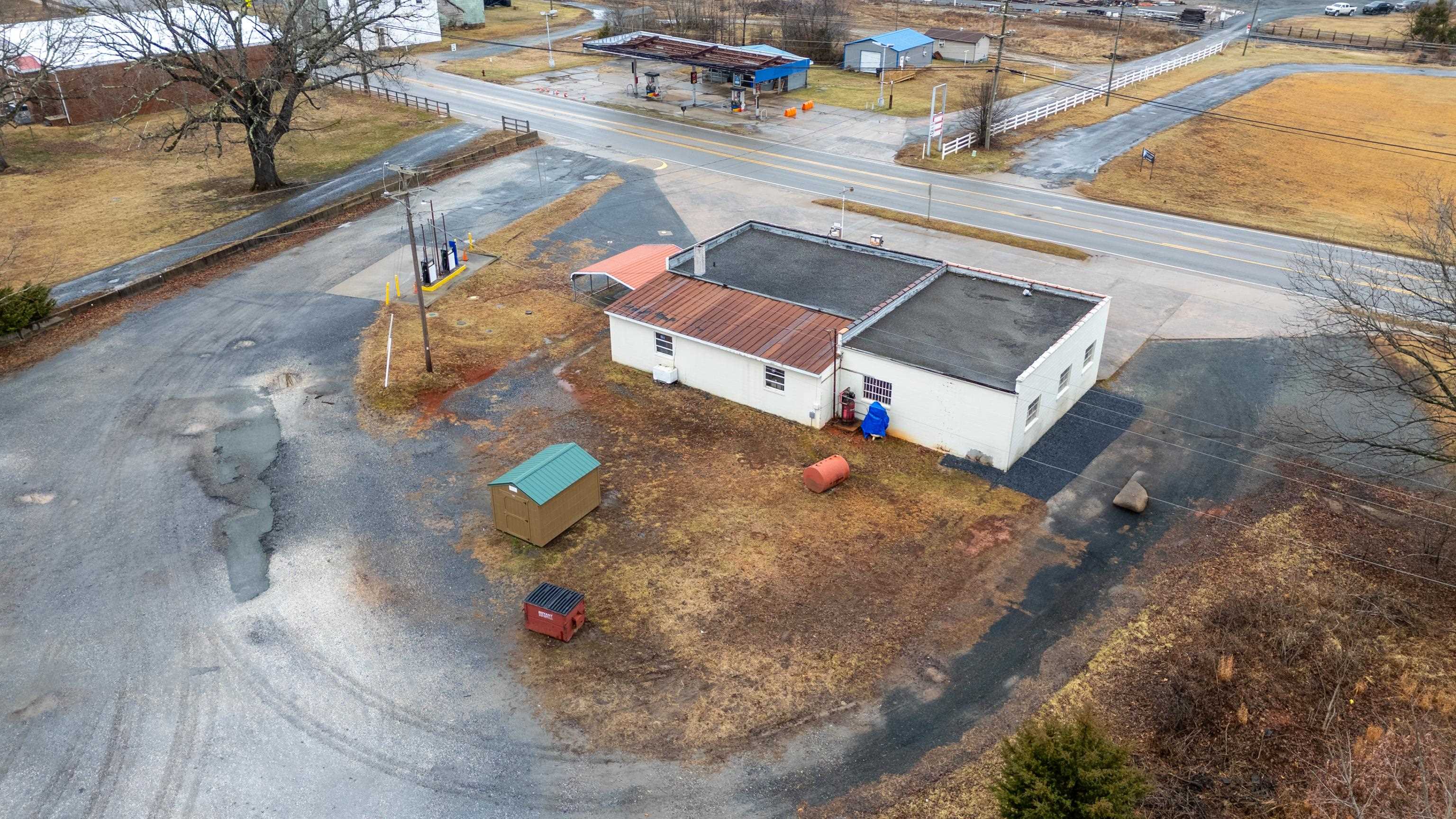 16855 OAK ST, DILLWYN, Virginia 23936, ,Commercial,16855 OAK ST,675071 MLS # 675071