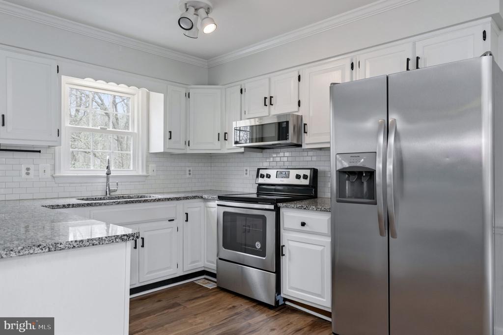 2009 WHITE LAKE DR, FREDERICKSBURG, Virginia 22407, 3 Bedrooms Bedrooms, ,2 BathroomsBathrooms,Residential,BREEZEWOOD,2009 WHITE LAKE DR,VASP2039884 MLS # VASP2039884