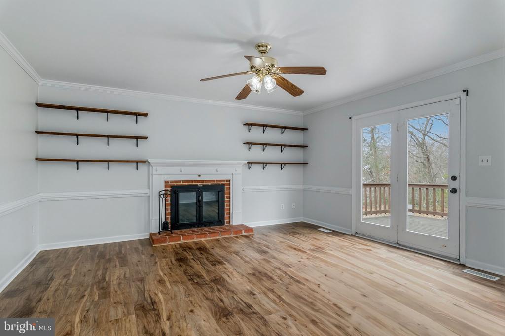 2009 WHITE LAKE DR, FREDERICKSBURG, Virginia 22407, 3 Bedrooms Bedrooms, ,2 BathroomsBathrooms,Residential,BREEZEWOOD,2009 WHITE LAKE DR,VASP2039884 MLS # VASP2039884