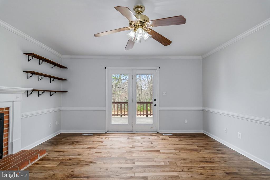 2009 WHITE LAKE DR, FREDERICKSBURG, Virginia 22407, 3 Bedrooms Bedrooms, ,2 BathroomsBathrooms,Residential,BREEZEWOOD,2009 WHITE LAKE DR,VASP2039884 MLS # VASP2039884