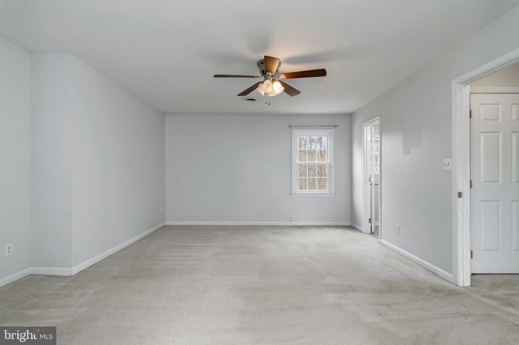 2009 WHITE LAKE DR, FREDERICKSBURG, Virginia 22407, 3 Bedrooms Bedrooms, ,2 BathroomsBathrooms,Residential,BREEZEWOOD,2009 WHITE LAKE DR,VASP2039884 MLS # VASP2039884