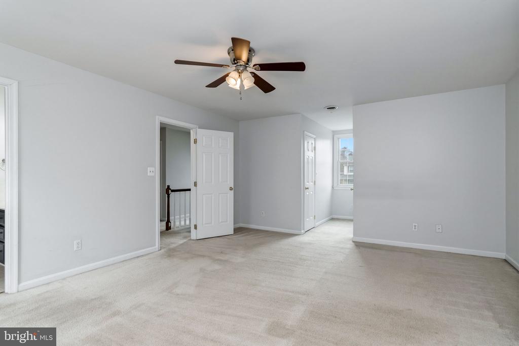 2009 WHITE LAKE DR, FREDERICKSBURG, Virginia 22407, 3 Bedrooms Bedrooms, ,2 BathroomsBathrooms,Residential,BREEZEWOOD,2009 WHITE LAKE DR,VASP2039884 MLS # VASP2039884