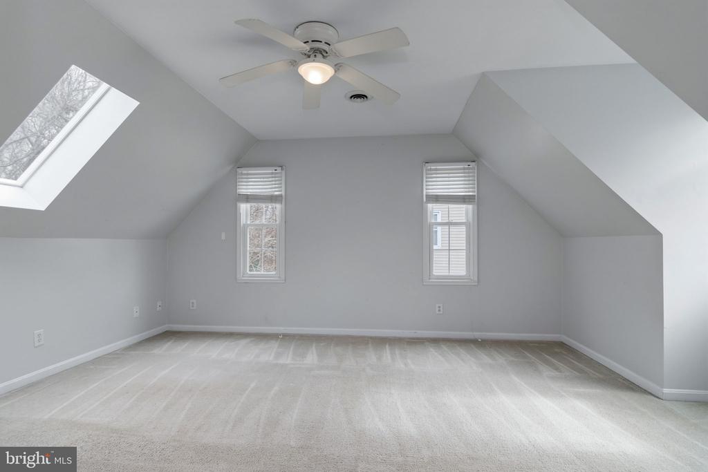 2009 WHITE LAKE DR, FREDERICKSBURG, Virginia 22407, 3 Bedrooms Bedrooms, ,2 BathroomsBathrooms,Residential,BREEZEWOOD,2009 WHITE LAKE DR,VASP2039884 MLS # VASP2039884