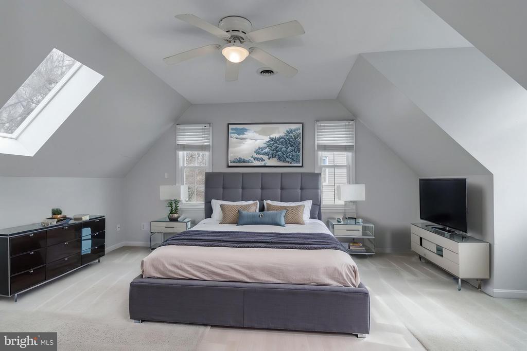 2009 WHITE LAKE DR, FREDERICKSBURG, Virginia 22407, 3 Bedrooms Bedrooms, ,2 BathroomsBathrooms,Residential,BREEZEWOOD,2009 WHITE LAKE DR,VASP2039884 MLS # VASP2039884