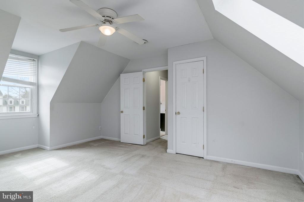 2009 WHITE LAKE DR, FREDERICKSBURG, Virginia 22407, 3 Bedrooms Bedrooms, ,2 BathroomsBathrooms,Residential,BREEZEWOOD,2009 WHITE LAKE DR,VASP2039884 MLS # VASP2039884