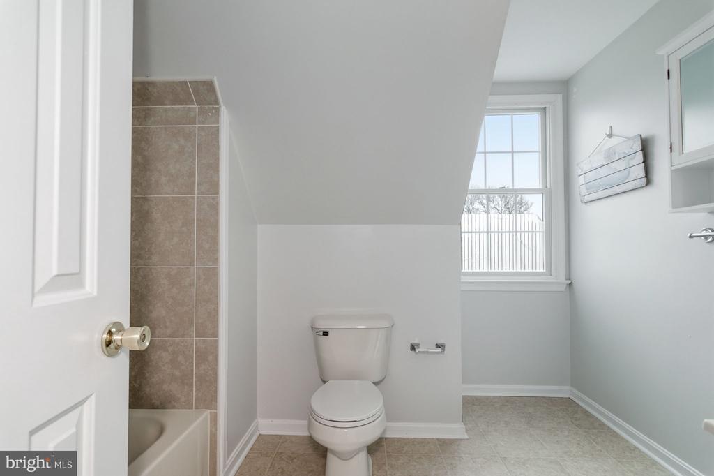 2009 WHITE LAKE DR, FREDERICKSBURG, Virginia 22407, 3 Bedrooms Bedrooms, ,2 BathroomsBathrooms,Residential,BREEZEWOOD,2009 WHITE LAKE DR,VASP2039884 MLS # VASP2039884