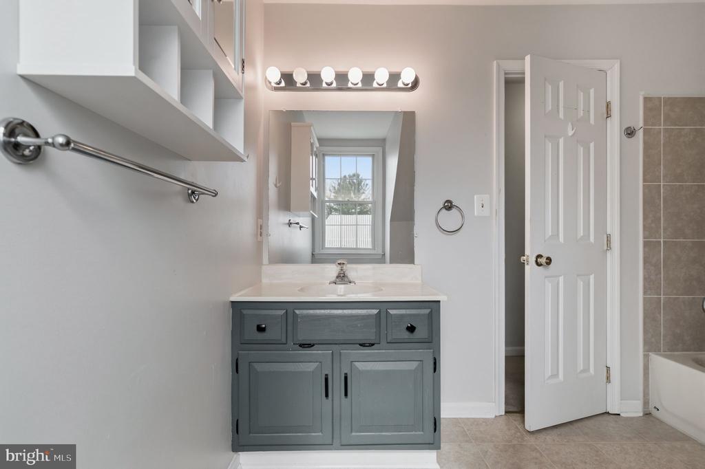 2009 WHITE LAKE DR, FREDERICKSBURG, Virginia 22407, 3 Bedrooms Bedrooms, ,2 BathroomsBathrooms,Residential,BREEZEWOOD,2009 WHITE LAKE DR,VASP2039884 MLS # VASP2039884