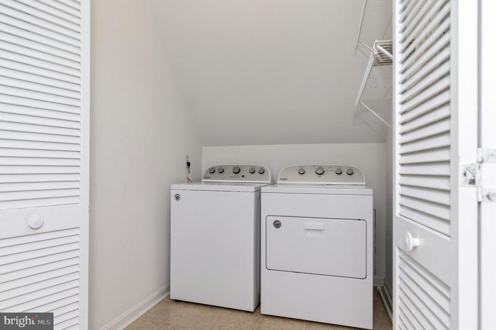 2009 WHITE LAKE DR, FREDERICKSBURG, Virginia 22407, 3 Bedrooms Bedrooms, ,2 BathroomsBathrooms,Residential,BREEZEWOOD,2009 WHITE LAKE DR,VASP2039884 MLS # VASP2039884