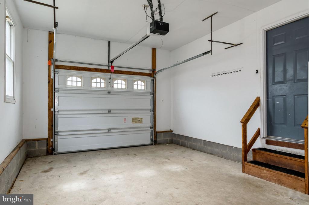 2009 WHITE LAKE DR, FREDERICKSBURG, Virginia 22407, 3 Bedrooms Bedrooms, ,2 BathroomsBathrooms,Residential,BREEZEWOOD,2009 WHITE LAKE DR,VASP2039884 MLS # VASP2039884