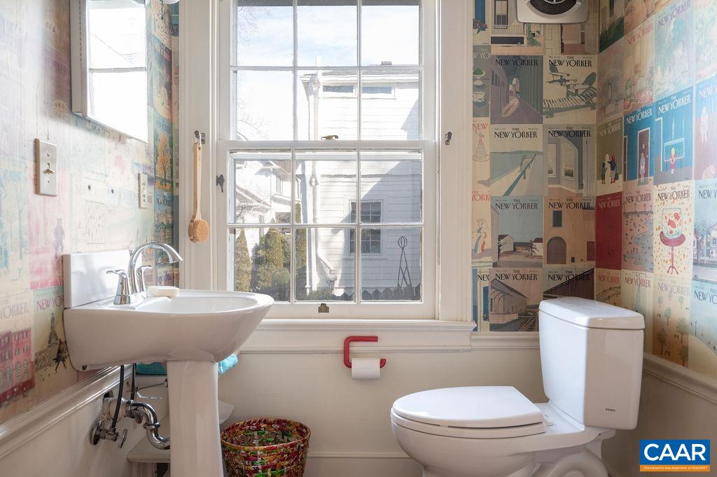 907 COTTAGE LN, CHARLOTTESVILLE, Virginia 22903, 4 Bedrooms Bedrooms, ,3 BathroomsBathrooms,Residential,907 COTTAGE LN,661152 MLS # 661152