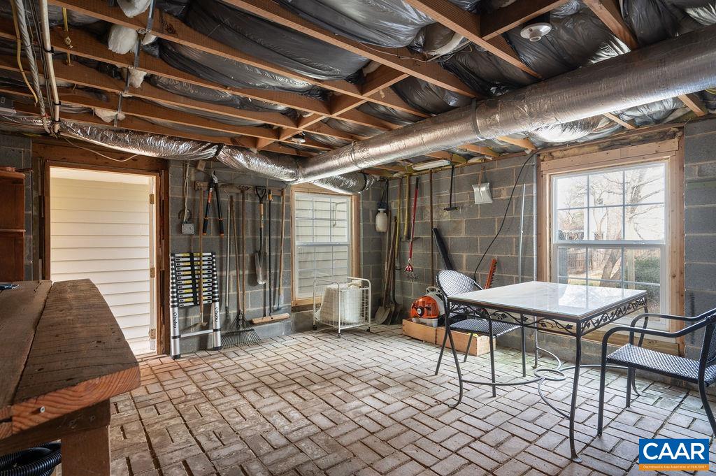 907 COTTAGE LN, CHARLOTTESVILLE, Virginia 22903, 4 Bedrooms Bedrooms, ,3 BathroomsBathrooms,Residential,907 COTTAGE LN,661152 MLS # 661152