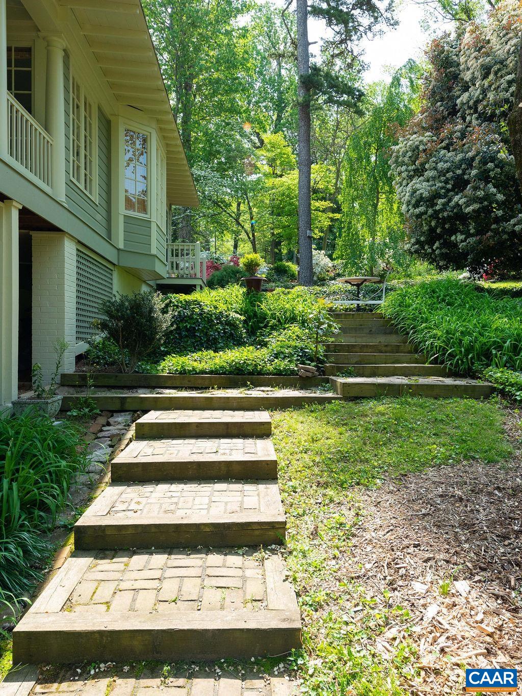 907 COTTAGE LN, CHARLOTTESVILLE, Virginia 22903, 4 Bedrooms Bedrooms, ,3 BathroomsBathrooms,Residential,907 COTTAGE LN,661152 MLS # 661152