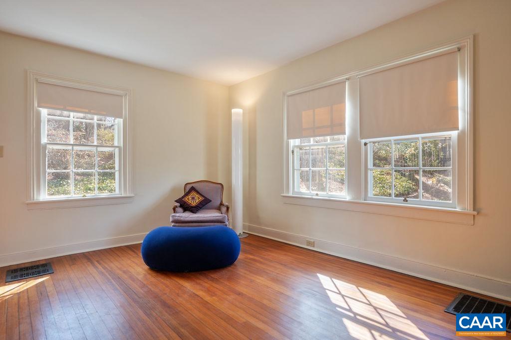 907 COTTAGE LN, CHARLOTTESVILLE, Virginia 22903, 4 Bedrooms Bedrooms, ,3 BathroomsBathrooms,Residential,907 COTTAGE LN,661152 MLS # 661152