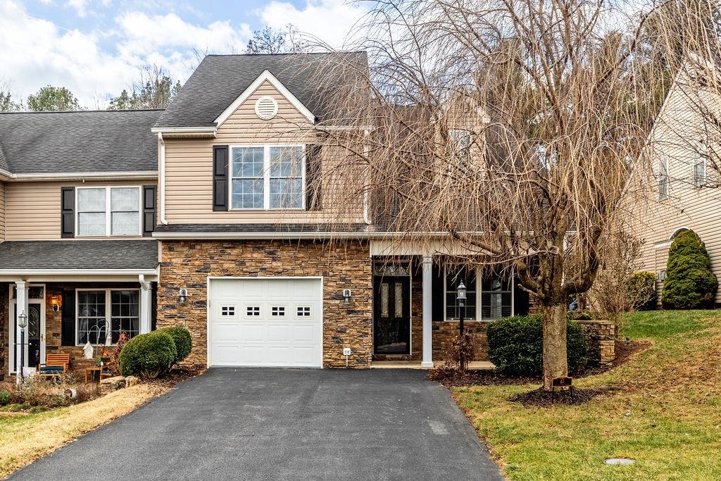 47 VILLA VIEW DR, STAUNTON, Virginia 24401, 3 Bedrooms Bedrooms, ,2 BathroomsBathrooms,Residential,47 VILLA VIEW DR,672051 MLS # 672051