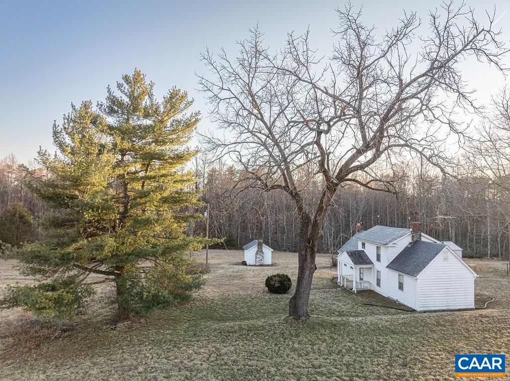 25805 N JAMES MADISON HWY, NEW CANTON, Virginia 23123, 3 Bedrooms Bedrooms, ,1 BathroomBathrooms,Residential,A Rare Piece of History and Acreage Awaits You! Es,25805 N JAMES MADISON HWY,675053 MLS # 675053
