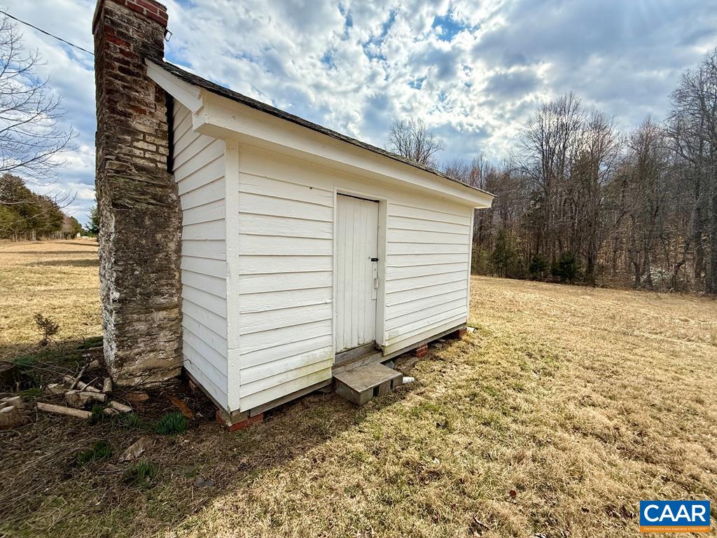 25805 N JAMES MADISON HWY, NEW CANTON, Virginia 23123, 3 Bedrooms Bedrooms, ,1 BathroomBathrooms,Residential,A Rare Piece of History and Acreage Awaits You! Es,25805 N JAMES MADISON HWY,675053 MLS # 675053