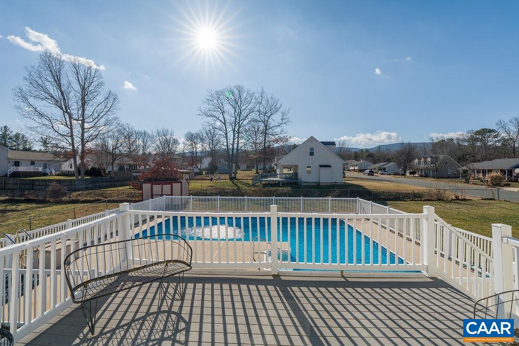 43 DOGWOOD RD, STUARTS DRAFT, Virginia 24477, 4 Bedrooms Bedrooms, ,3 BathroomsBathrooms,Residential,43 DOGWOOD RD,675063 MLS # 675063 43 DOGWOOD RD, STUARTS DRAFT, Virginia 24477, 4 Bedrooms Bedrooms, ,3 BathroomsBathrooms,Residential,43 DOGWOOD RD,675063 MLS # 675063