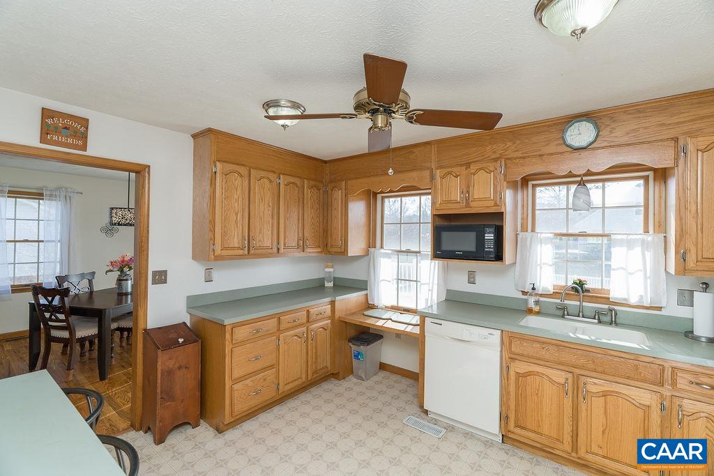 43 DOGWOOD RD, STUARTS DRAFT, Virginia 24477, 4 Bedrooms Bedrooms, ,3 BathroomsBathrooms,Residential,43 DOGWOOD RD,675063 MLS # 675063 43 DOGWOOD RD, STUARTS DRAFT, Virginia 24477, 4 Bedrooms Bedrooms, ,3 BathroomsBathrooms,Residential,43 DOGWOOD RD,675063 MLS # 675063