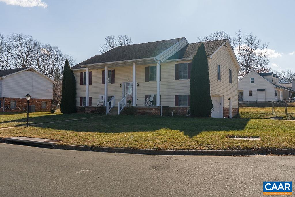 43 DOGWOOD RD, STUARTS DRAFT, Virginia 24477, 4 Bedrooms Bedrooms, ,3 BathroomsBathrooms,Residential,43 DOGWOOD RD,675063 MLS # 675063 43 DOGWOOD RD, STUARTS DRAFT, Virginia 24477, 4 Bedrooms Bedrooms, ,3 BathroomsBathrooms,Residential,43 DOGWOOD RD,675063 MLS # 675063