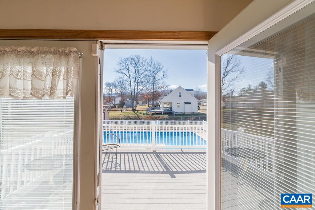 43 DOGWOOD RD, STUARTS DRAFT, Virginia 24477, 4 Bedrooms Bedrooms, ,3 BathroomsBathrooms,Residential,43 DOGWOOD RD,675063 MLS # 675063 43 DOGWOOD RD, STUARTS DRAFT, Virginia 24477, 4 Bedrooms Bedrooms, ,3 BathroomsBathrooms,Residential,43 DOGWOOD RD,675063 MLS # 675063