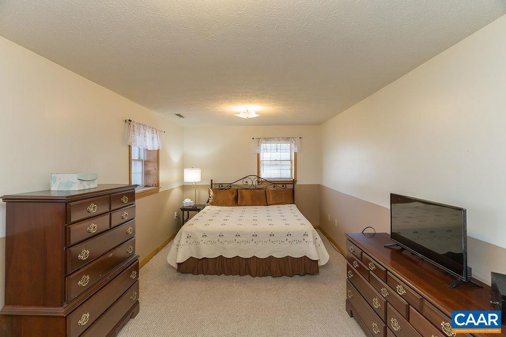 43 DOGWOOD RD, STUARTS DRAFT, Virginia 24477, 4 Bedrooms Bedrooms, ,3 BathroomsBathrooms,Residential,43 DOGWOOD RD,675063 MLS # 675063 43 DOGWOOD RD, STUARTS DRAFT, Virginia 24477, 4 Bedrooms Bedrooms, ,3 BathroomsBathrooms,Residential,43 DOGWOOD RD,675063 MLS # 675063