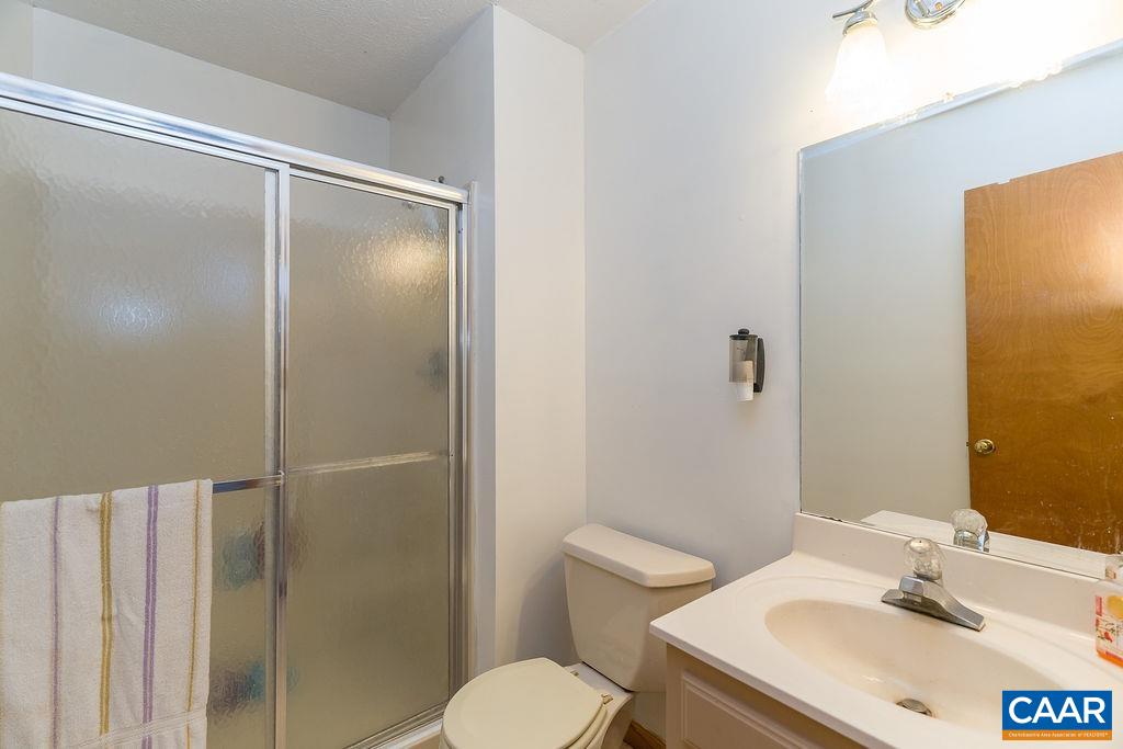 43 DOGWOOD RD, STUARTS DRAFT, Virginia 24477, 4 Bedrooms Bedrooms, ,3 BathroomsBathrooms,Residential,43 DOGWOOD RD,675063 MLS # 675063 43 DOGWOOD RD, STUARTS DRAFT, Virginia 24477, 4 Bedrooms Bedrooms, ,3 BathroomsBathrooms,Residential,43 DOGWOOD RD,675063 MLS # 675063