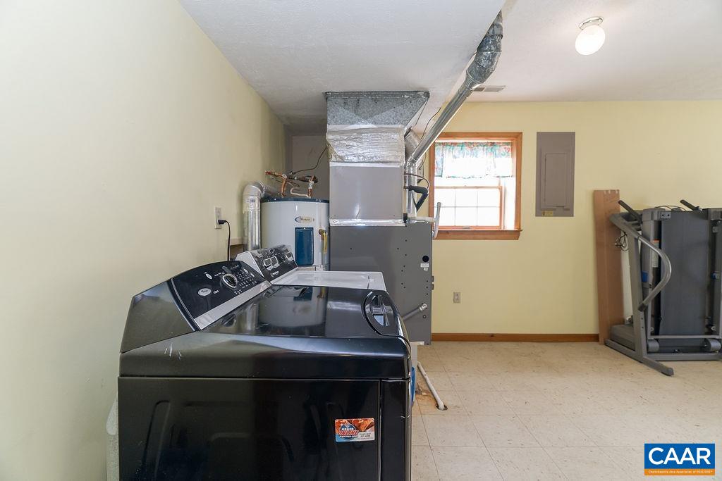 43 DOGWOOD RD, STUARTS DRAFT, Virginia 24477, 4 Bedrooms Bedrooms, ,3 BathroomsBathrooms,Residential,43 DOGWOOD RD,675063 MLS # 675063 43 DOGWOOD RD, STUARTS DRAFT, Virginia 24477, 4 Bedrooms Bedrooms, ,3 BathroomsBathrooms,Residential,43 DOGWOOD RD,675063 MLS # 675063