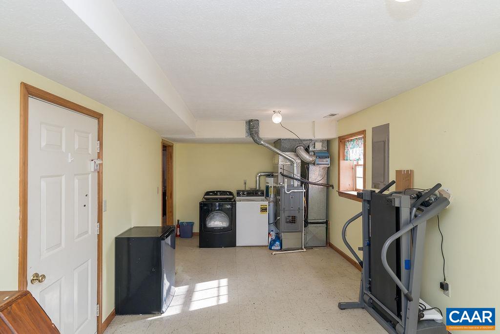 43 DOGWOOD RD, STUARTS DRAFT, Virginia 24477, 4 Bedrooms Bedrooms, ,3 BathroomsBathrooms,Residential,43 DOGWOOD RD,675063 MLS # 675063 43 DOGWOOD RD, STUARTS DRAFT, Virginia 24477, 4 Bedrooms Bedrooms, ,3 BathroomsBathrooms,Residential,43 DOGWOOD RD,675063 MLS # 675063