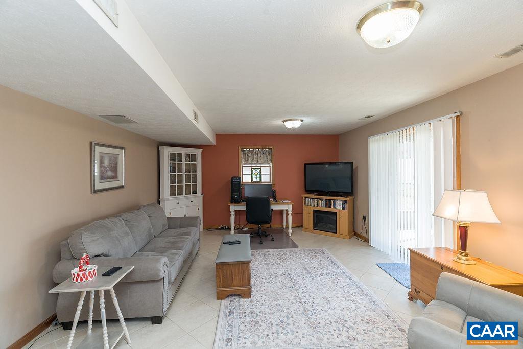 43 DOGWOOD RD, STUARTS DRAFT, Virginia 24477, 4 Bedrooms Bedrooms, ,3 BathroomsBathrooms,Residential,43 DOGWOOD RD,675063 MLS # 675063 43 DOGWOOD RD, STUARTS DRAFT, Virginia 24477, 4 Bedrooms Bedrooms, ,3 BathroomsBathrooms,Residential,43 DOGWOOD RD,675063 MLS # 675063