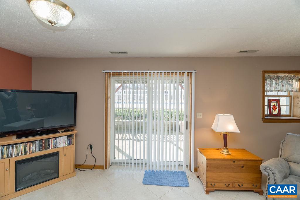 43 DOGWOOD RD, STUARTS DRAFT, Virginia 24477, 4 Bedrooms Bedrooms, ,3 BathroomsBathrooms,Residential,43 DOGWOOD RD,675063 MLS # 675063 43 DOGWOOD RD, STUARTS DRAFT, Virginia 24477, 4 Bedrooms Bedrooms, ,3 BathroomsBathrooms,Residential,43 DOGWOOD RD,675063 MLS # 675063