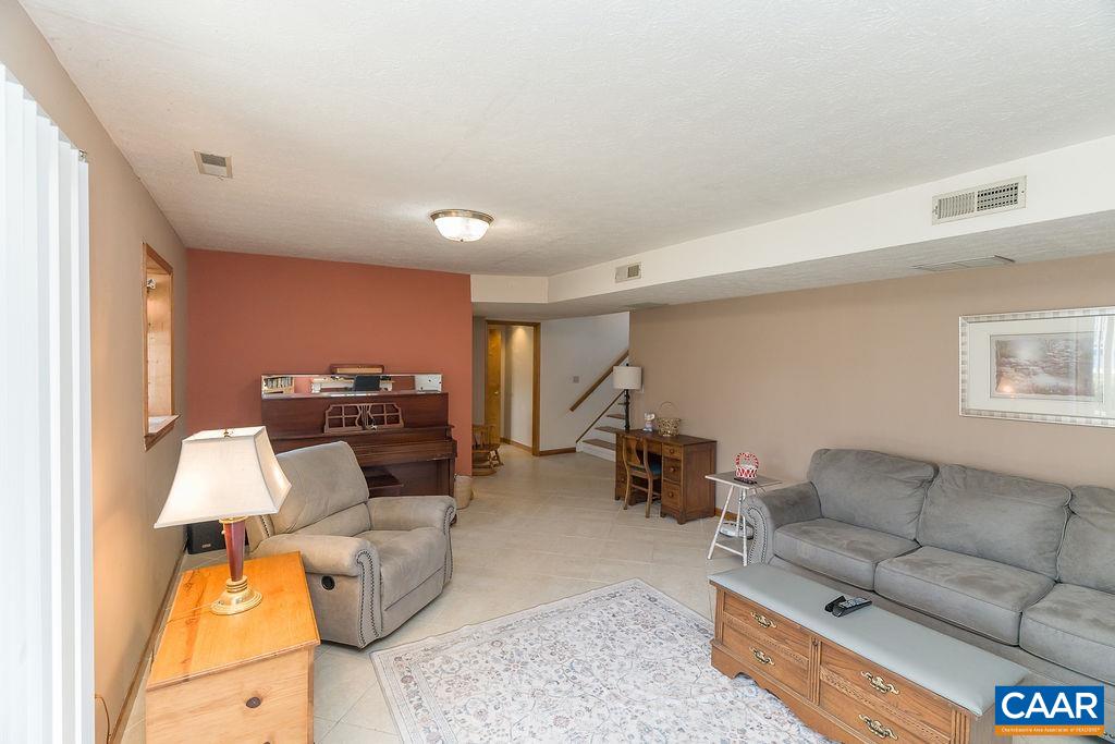 43 DOGWOOD RD, STUARTS DRAFT, Virginia 24477, 4 Bedrooms Bedrooms, ,3 BathroomsBathrooms,Residential,43 DOGWOOD RD,675063 MLS # 675063 43 DOGWOOD RD, STUARTS DRAFT, Virginia 24477, 4 Bedrooms Bedrooms, ,3 BathroomsBathrooms,Residential,43 DOGWOOD RD,675063 MLS # 675063