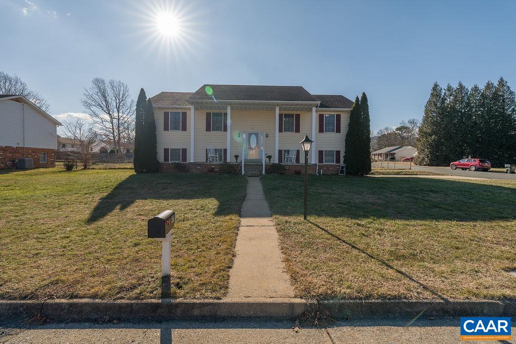 43 DOGWOOD RD, STUARTS DRAFT, Virginia 24477, 4 Bedrooms Bedrooms, ,3 BathroomsBathrooms,Residential,43 DOGWOOD RD,675063 MLS # 675063 43 DOGWOOD RD, STUARTS DRAFT, Virginia 24477, 4 Bedrooms Bedrooms, ,3 BathroomsBathrooms,Residential,43 DOGWOOD RD,675063 MLS # 675063