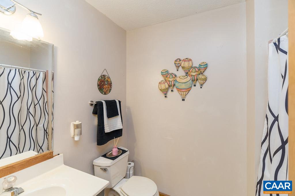 43 DOGWOOD RD, STUARTS DRAFT, Virginia 24477, 4 Bedrooms Bedrooms, ,3 BathroomsBathrooms,Residential,43 DOGWOOD RD,675063 MLS # 675063 43 DOGWOOD RD, STUARTS DRAFT, Virginia 24477, 4 Bedrooms Bedrooms, ,3 BathroomsBathrooms,Residential,43 DOGWOOD RD,675063 MLS # 675063