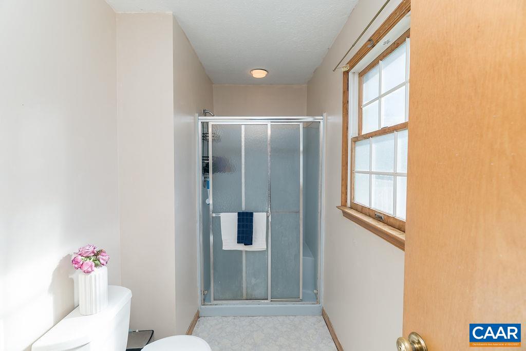 43 DOGWOOD RD, STUARTS DRAFT, Virginia 24477, 4 Bedrooms Bedrooms, ,3 BathroomsBathrooms,Residential,43 DOGWOOD RD,675063 MLS # 675063 43 DOGWOOD RD, STUARTS DRAFT, Virginia 24477, 4 Bedrooms Bedrooms, ,3 BathroomsBathrooms,Residential,43 DOGWOOD RD,675063 MLS # 675063